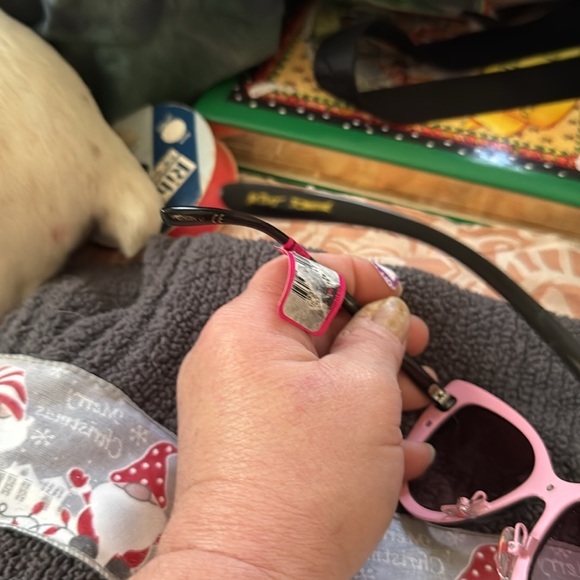 BETSEY JOHNSON NEW SUNGLASSES - Picture 5 of 6